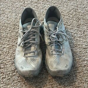 On Running Cloud Sneakers in Light Gray